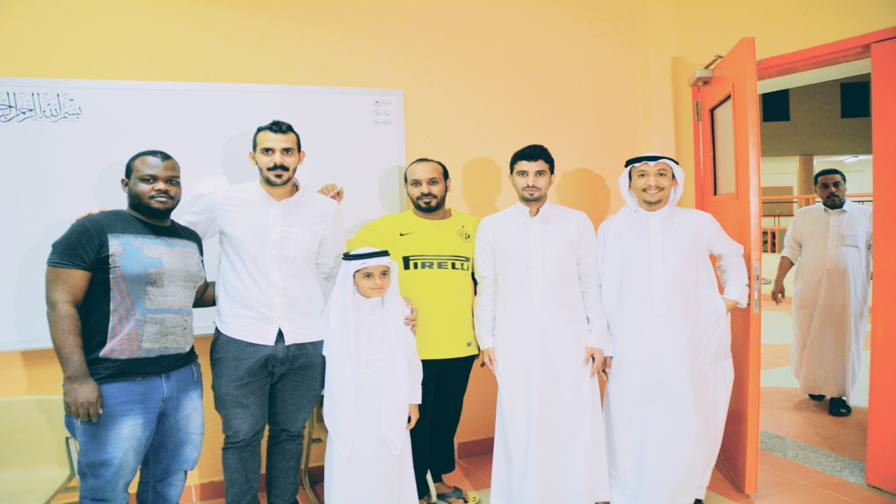 فريق العمل لنشيد فارس التعليم إبراهيم السيد وعلي القوزي والطفل ريان السيد أنس الحويس وعلي القوزي مونتاج علي النعمي تصوير علي الجعيدي الإشراف العام القائد السابق حسن إبراهيم الفقيه ومشرف النشاط السابق علي عبد الهادي الحسناني