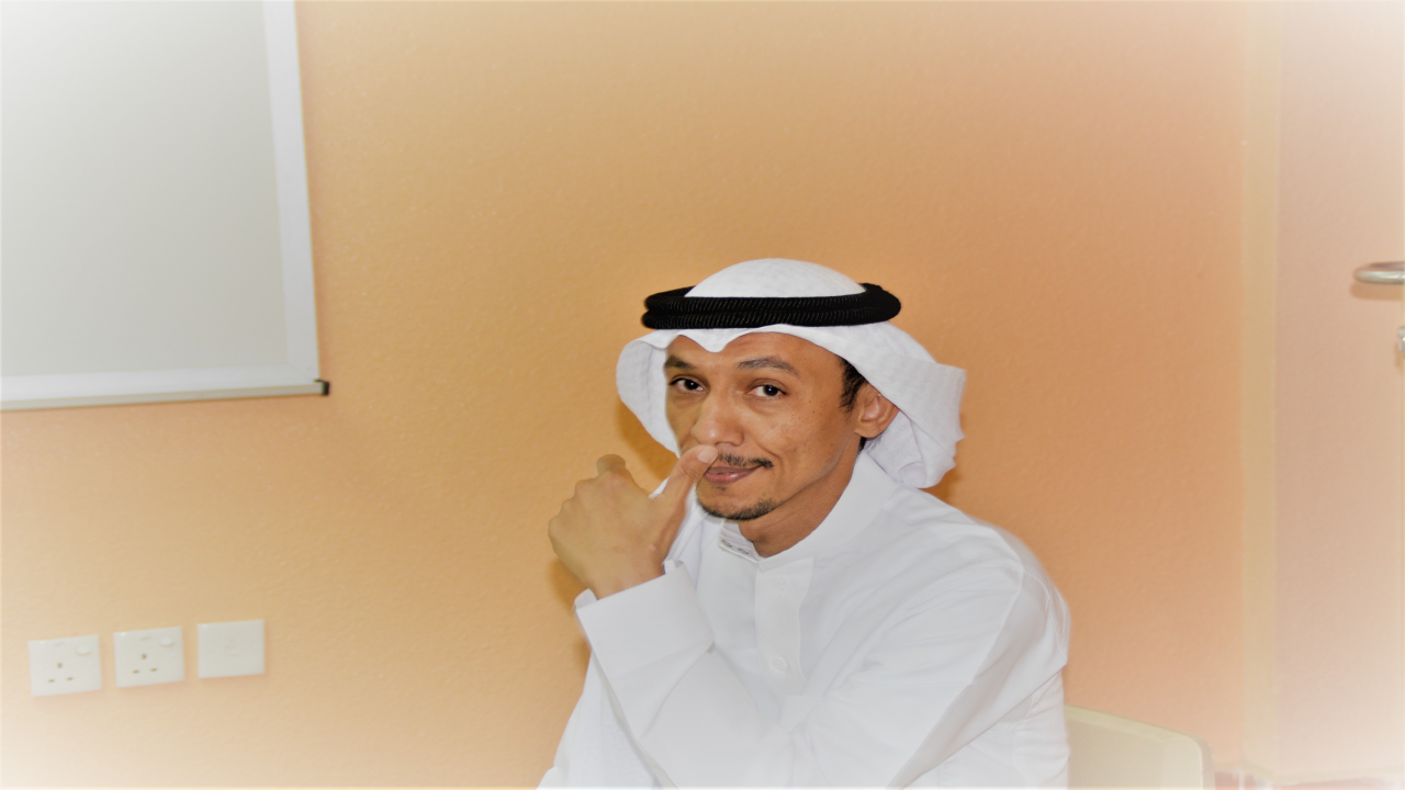 أثناء التسجيل مساء بمدرسة ابن ماجه
