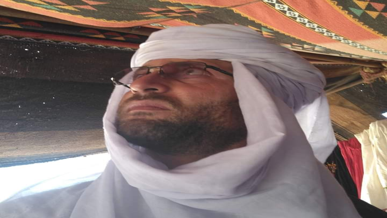 بين أحضان الخيمة