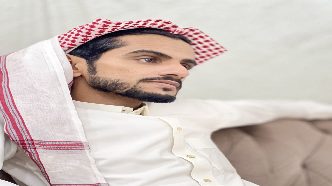 الشاعر فهد المنصوري